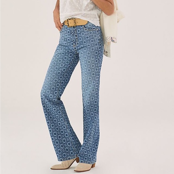 Pilcro The Icon Flare Jeans - Picture 2 of 4